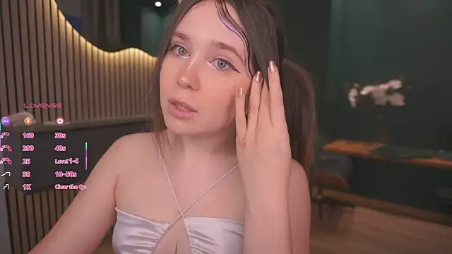 llina_gloww: онлайн-секс-чат