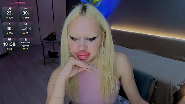 Chat +18 de Luna_Beverly ao vivo