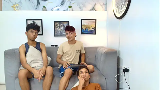 AVENGER_BOYS2026 Adlı Modelin Canlı XXX Sohbeti