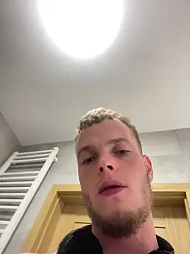 SexBoyLoveYou22 Adlı Modelin Web Kamerası Şovu