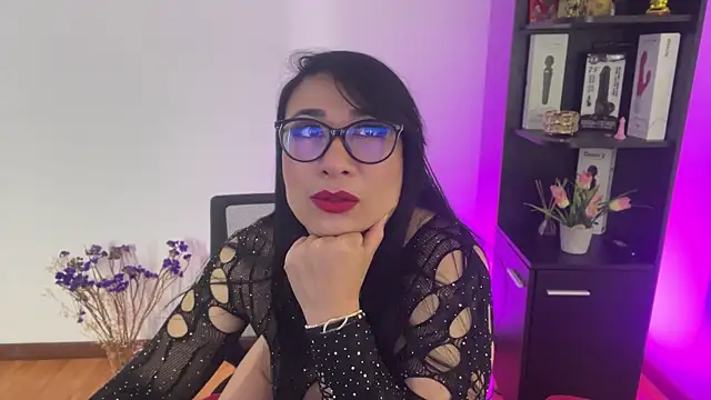 XXX chat uživo modela karimelee_