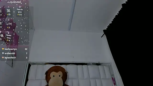 XXX chat uživo modela Channel_Mills