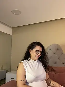AlmaraRouge Chat XXX in diretta