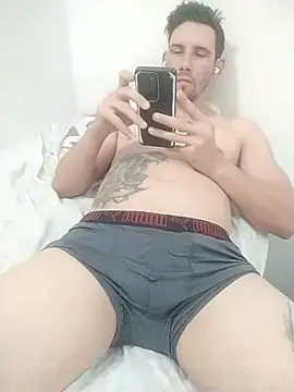 Czat XXX na żywo – Chico_fit