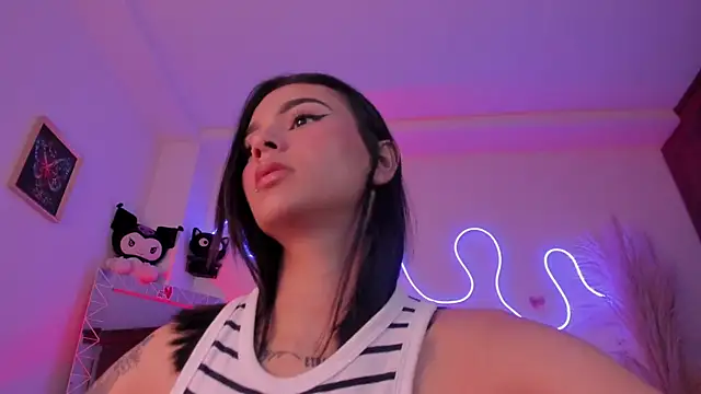Živý XXX chat CarolineEvanss_11