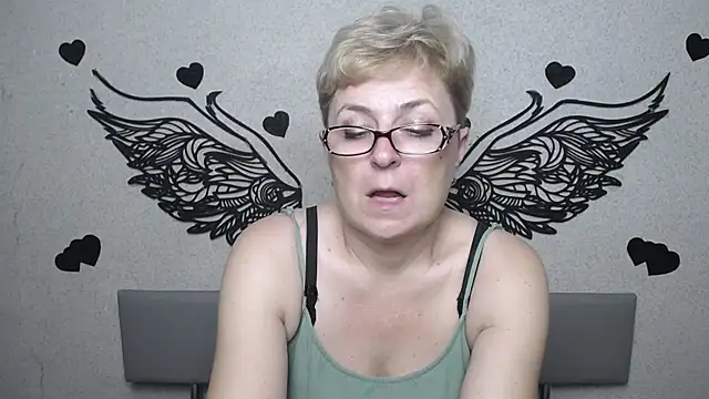 EmiliaGree – Naživo XXX chat