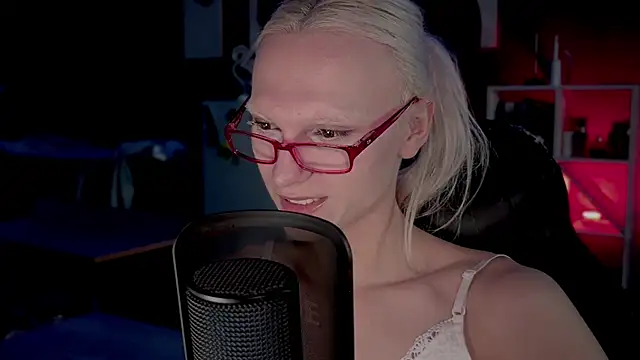 sindLy XXX чат на живо