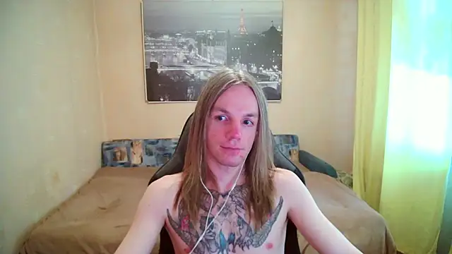 AdamDickens Adlı Modelin Canlı XXX Sohbeti