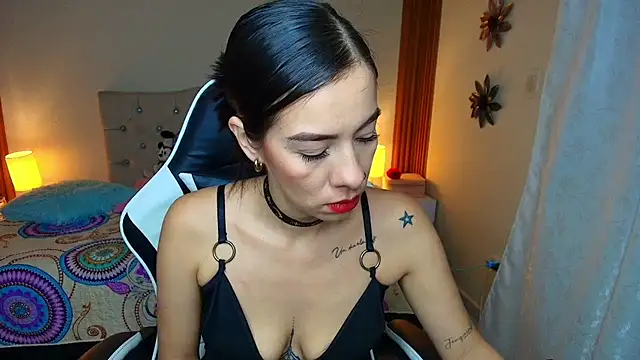 emiily_skinnyn Live XXX chat