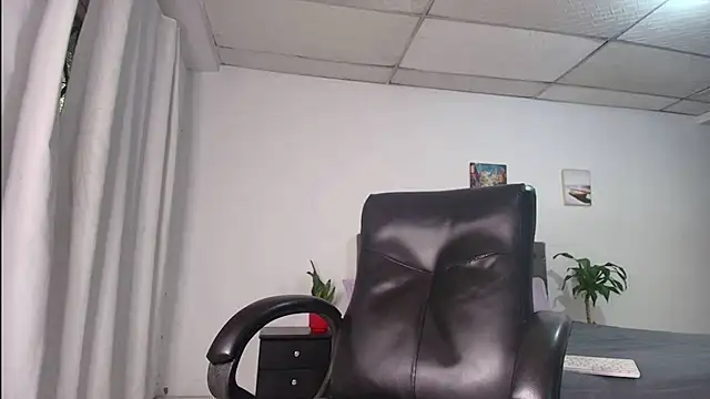 Aaronblack1_: απευθείας συνομιλία ΧΧΧ