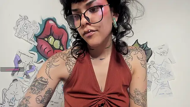 trinitty Adlı Modelin Canlı XXX Sohbeti