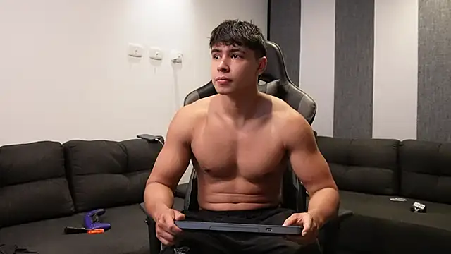 Bray_Kevin Live XXX-chat