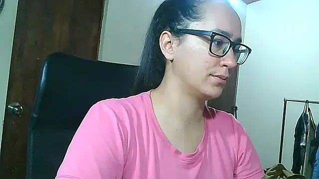 Nathalieprez4 Adlı Modelin Canlı XXX Sohbeti