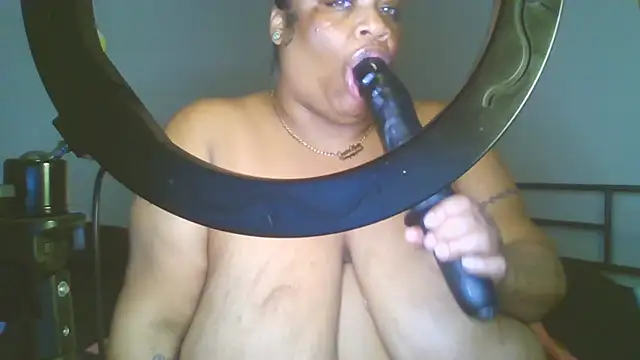 NaughtyHottieBBW Adlı Modelin Canlı XXX Sohbeti