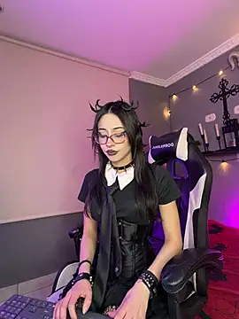 צ'אט XXX בשידור חי של vampy_dolll