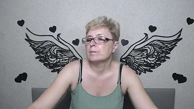 EmiliaGree's Live XXX Chat