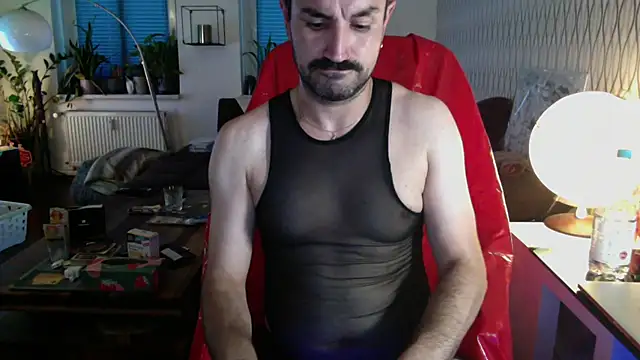 tomz0819 Adlı Modelin Canlı XXX Sohbeti