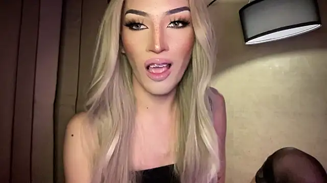 Alicegreenexx Adlı Modelin Canlı XXX Sohbeti