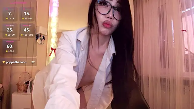 asianerd Adlı Modelin Canlı XXX Sohbeti
