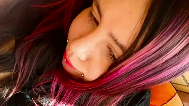 IronicBucklen Live XXX chat