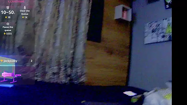 Enzoo98_ লাইভ XXX চ্যাট