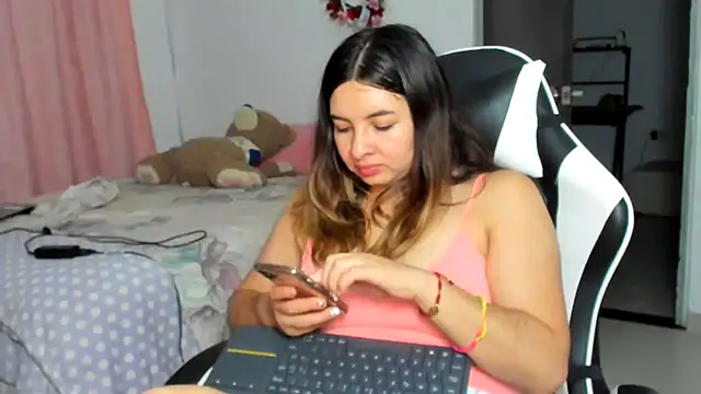 צ'אט XXX בשידור חי של __Emma__11__Lecat_