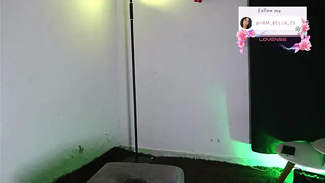 yourtoybella's Live XXX Chat