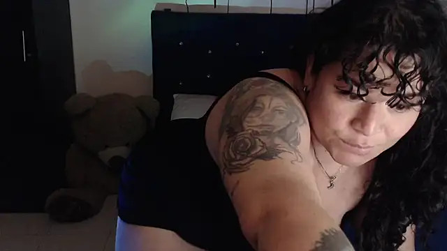 Chat +18 de ANGELIQUE_KLANE ao vivo