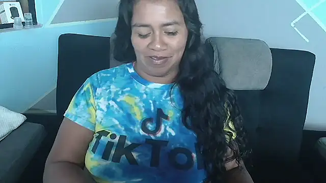 Chat +18 de saggil23 ao vivo