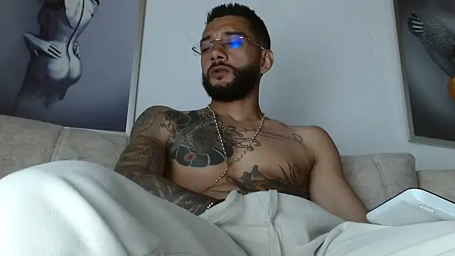 Chat XXX en directo de LukasScott_