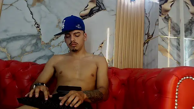 Chat +18 de Bastian_Fox_ ao vivo