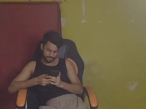 Stubborndesiboy – Live XXX-chat
