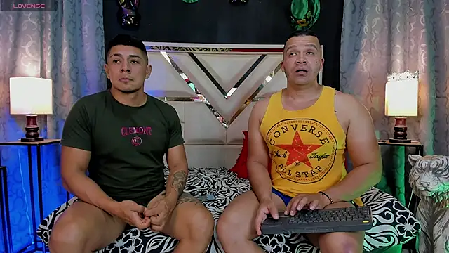 AndyandFran Live XXX-Chat