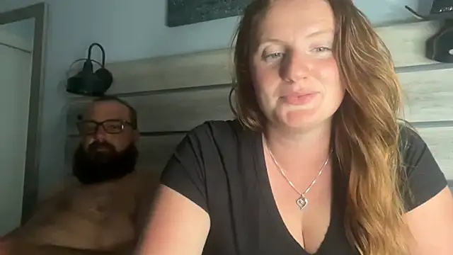 Chat +18 de GoddessAriel003 ao vivo