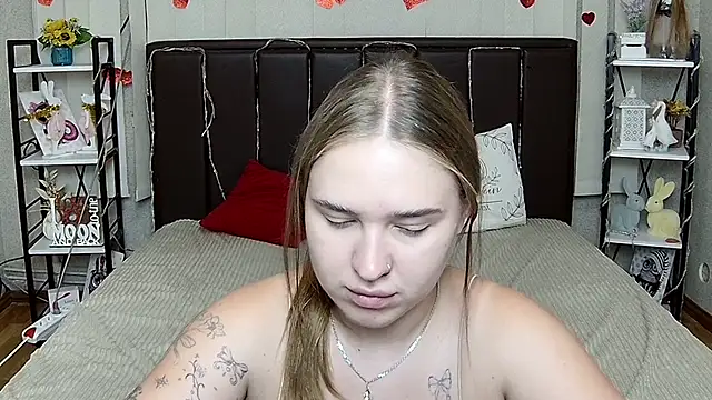 LauraHlot's Live XXX Chat