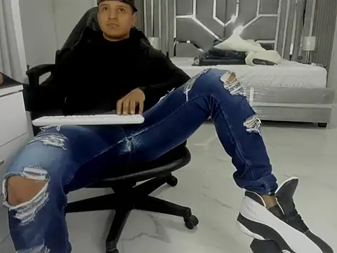 Czat XXX na żywo – master_leather