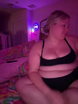 PiggyRose Chat XXX in diretta