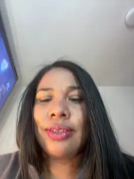 Rashell1_Queenn Live XXX chat