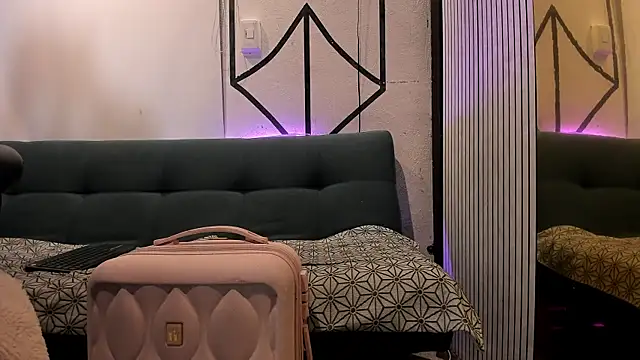 Chat XXX en directo de CleoFoxxx_