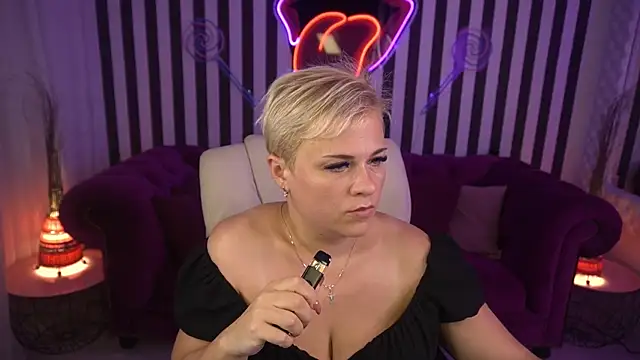 CrystalVibe's Live XXX Chat