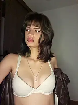 sukulaurens Adlı Modelin Canlı XXX Sohbeti