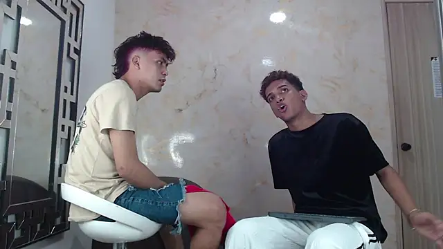 แชท XXX สดของ VERY_HOT_GUYS