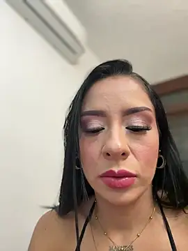 Chatroom XXX en direct de DeboraGil