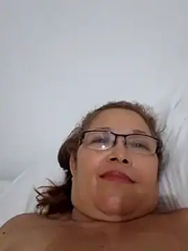 XXX chat uživo modela Cessi50