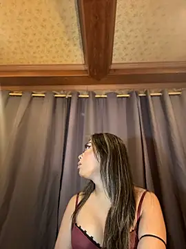 hugecock_tamira Pertunjukan Webcam