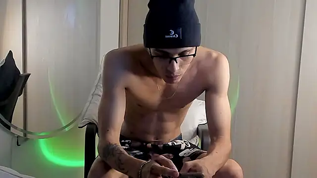 Mheysam_Youngerx's Live XXX Chat