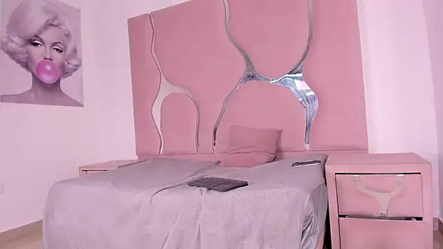 ambarglowasm's Live XXX Chat