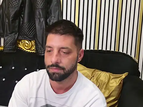 دردشة TommyDum الجنسية المباشرة