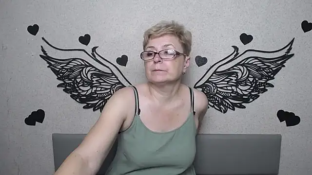 EmiliaGree's Live XXX Chat