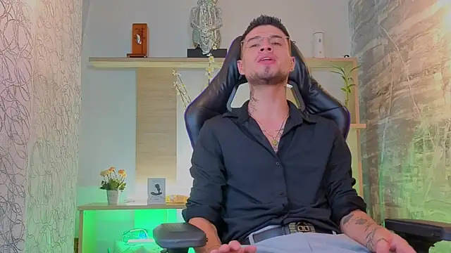 EdwardRoss_ Live XXX Chat